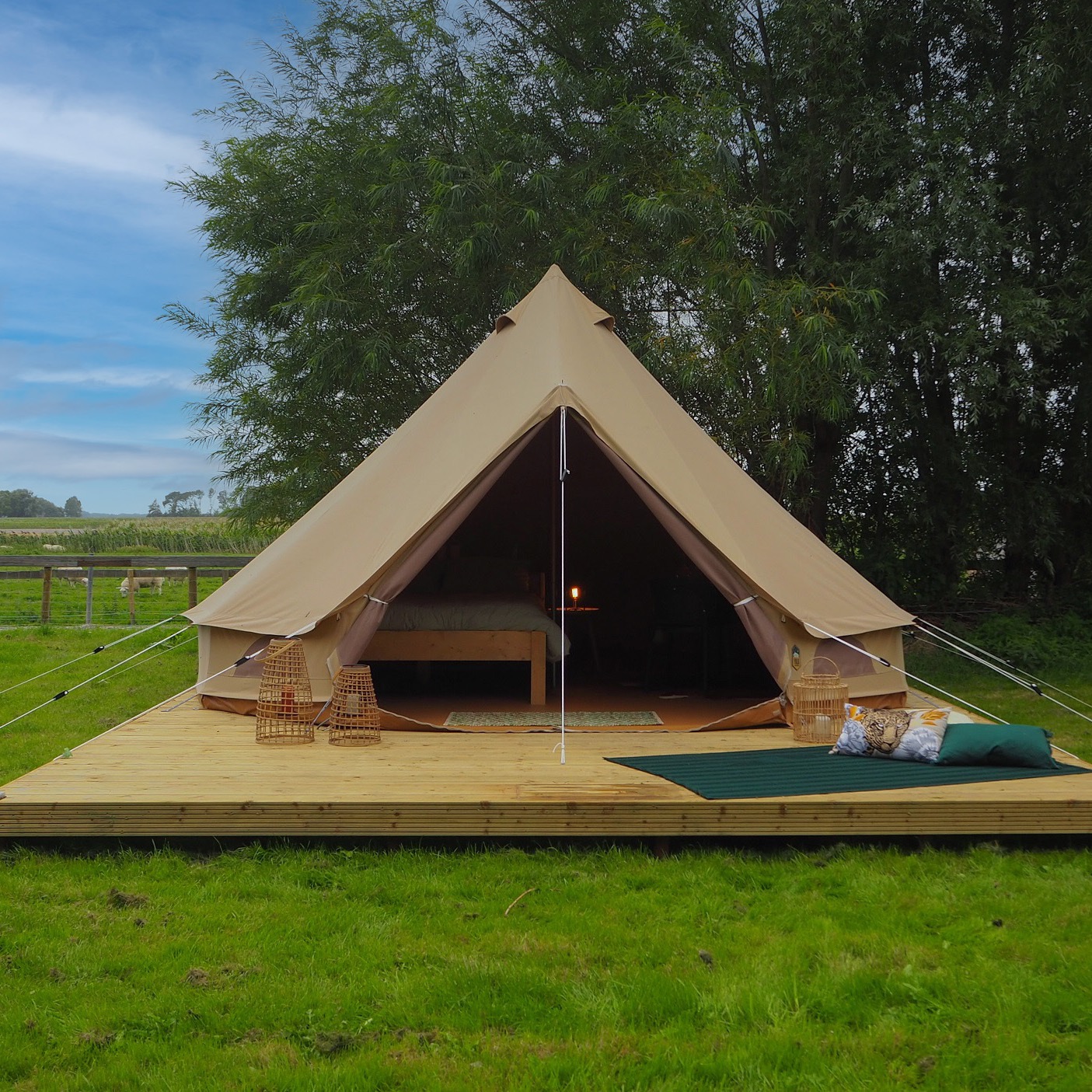 GLAMPING TENT